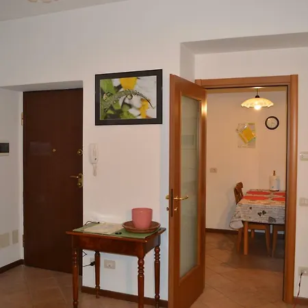 Lägenhet Margherita's House Mandello del Lario